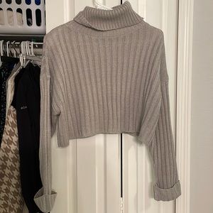 Turtleneck cropped sweater